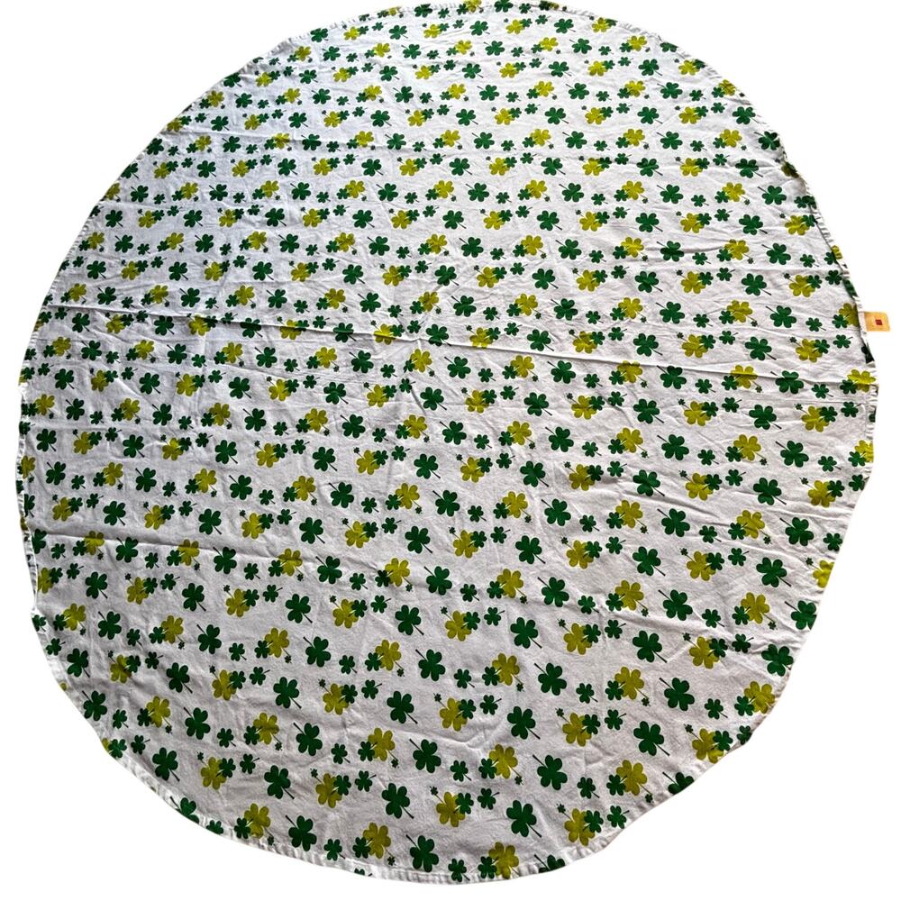 NWT Lintex Irish Theme Tablecloth Oval green & white shamrocks St Patricks Day